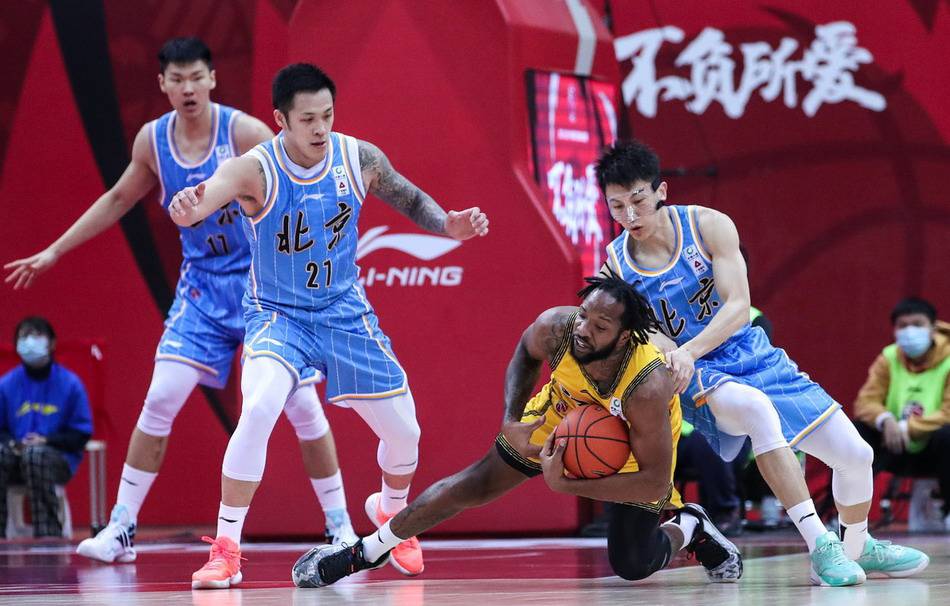 湖北男篮力挫对手，实现晋级