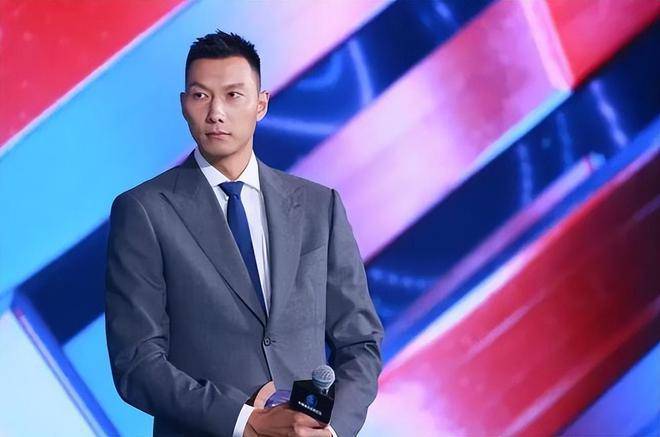 央视取消专访，暴露易建联退役后真实处境：姚明的话，果然说对了的简单介绍