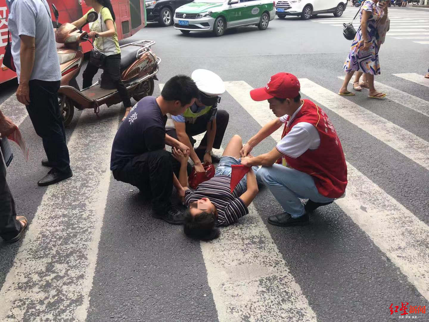 关于女子短跑100米“一姐”决赛前缺氧晕倒被救护车拉走的信息