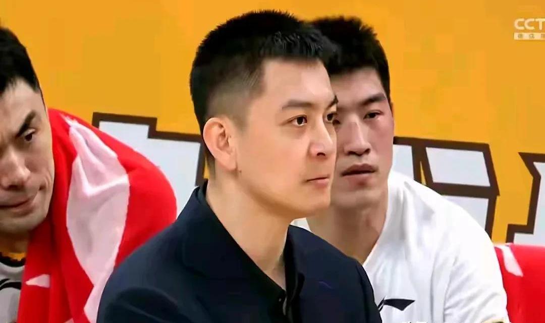 战术失误导致失利，球队反思重塑阵容